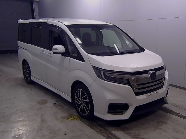 10381 Honda Step wagon RP3 2017 г. (Honda Tokyo)